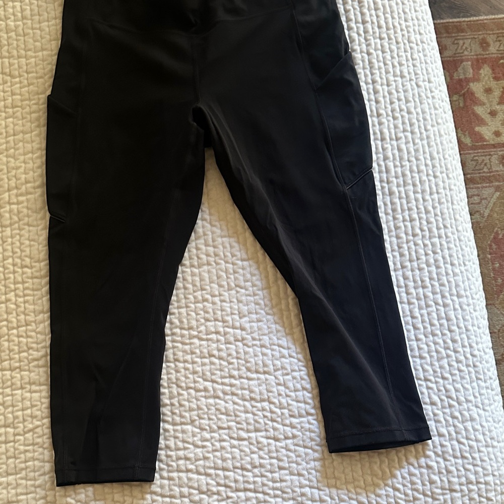 Lululemon Black Cropped Leggings